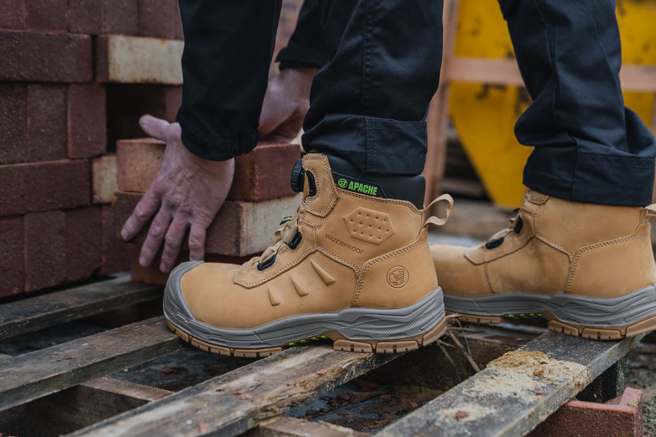 Apache Churchill Unisex Composite Toe Safety Boots Wheat