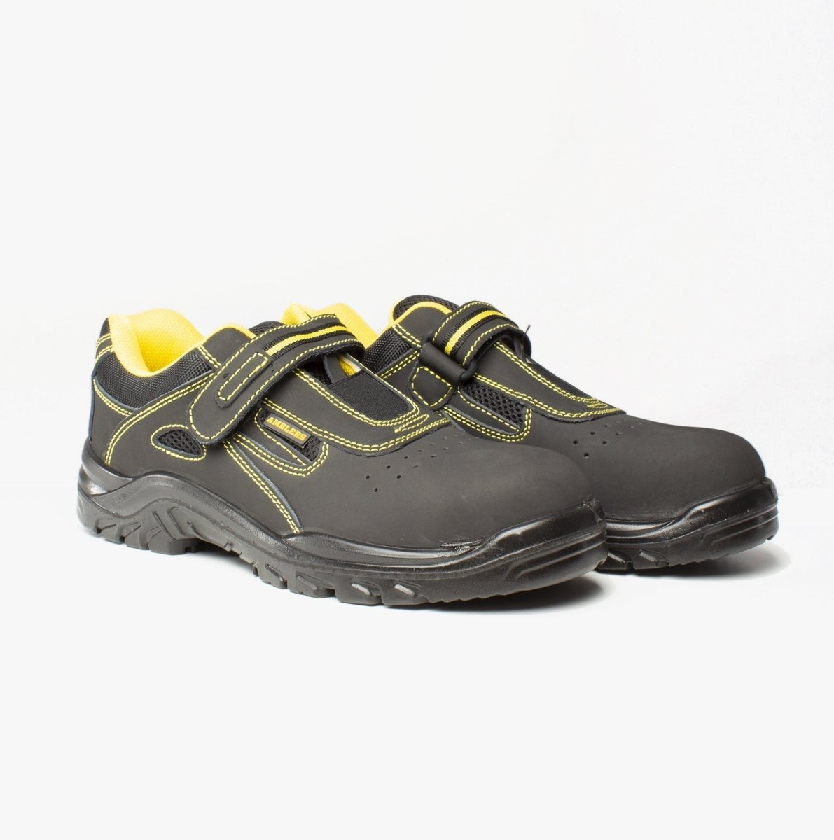 Amblers Safety FS77 Unisex Safety Trainers Black 20423 - 32266 - 03 | STB.co.uk