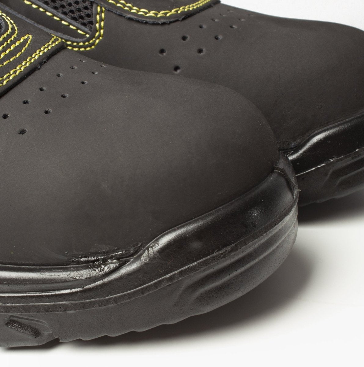 Amblers Safety FS77 Unisex Safety Trainers Black 20423 - 32266 - 03 | STB.co.uk